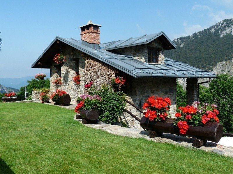 Деревня в италии с каменными домами
