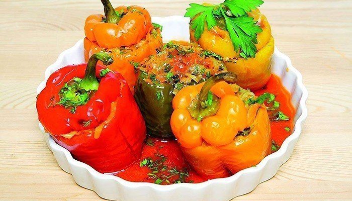 Перец фаршированный овощами по-болгарски