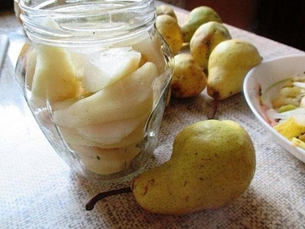 Грушевый компот с лимоном
